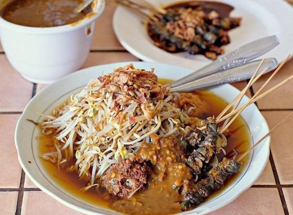 Dari Rawon Hingga Sate Kelapa Simak Rupa Rupa Kuliner Khas Surabaya