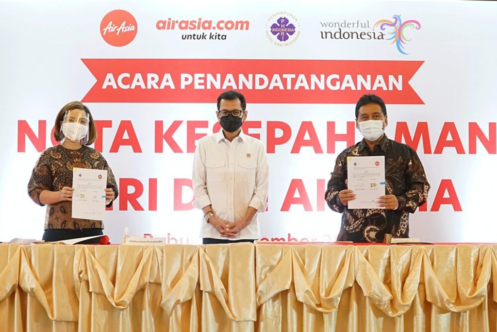 Kolaborasi Pulihkan Ekonomi PHRI dan AirAsia promosikan penerbangan dan hotel se-Indonesia