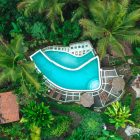 5 Rekomendasi hotel dengan rooftop cafe dan restaurant terbaik di Bali
