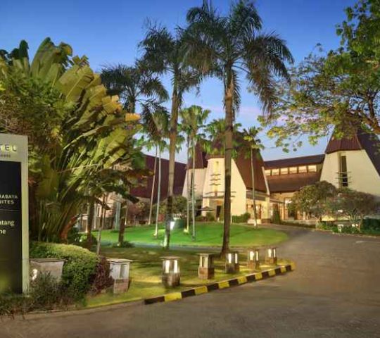 Novotel Surabaya Hotel & Suites