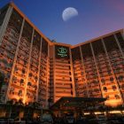 Menarik, Staycation Akhir Tahun di Luminor Hotel Kota di temani Jerapah