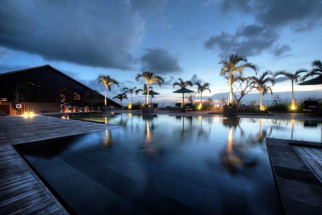 7 Rooftop Pool Hotel dengan Pemandangan Kota di Bali