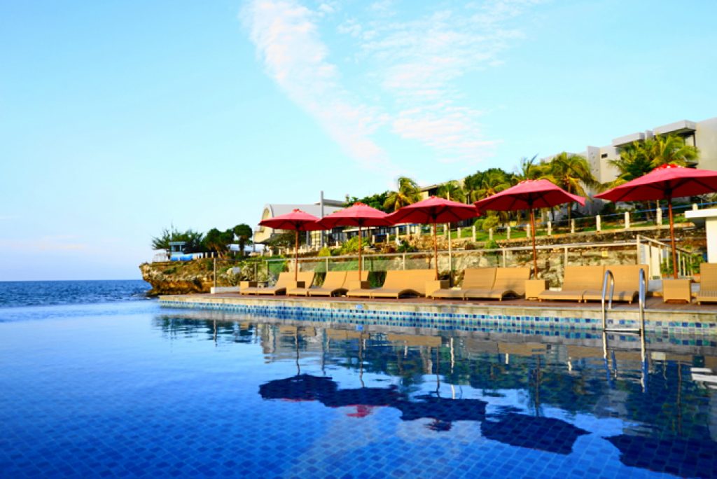 Staycation Sambil Menikmati Indahnya Pantai Dari Kamar Hotel, Berikut Hotel Tepi Pantai di Jawa Timur