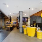 Aston Inn Jemursari Gunakan Fitur Google Nest Di Setiap Kamarnya