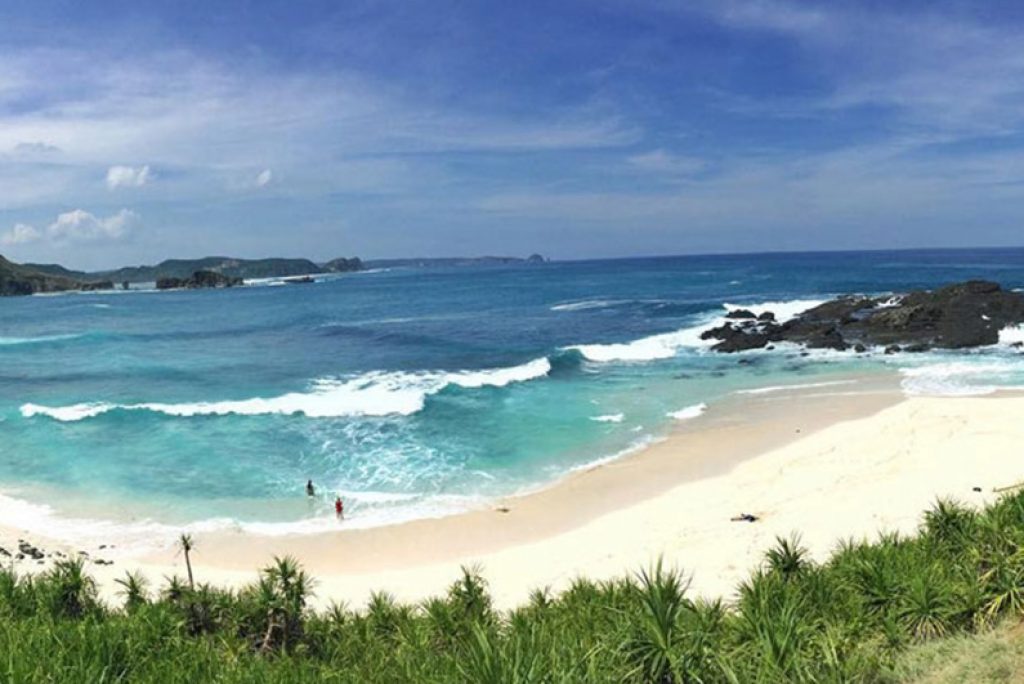 Pemandangan Indah 4 Pantai Tersembunyi di Pulau Lombok