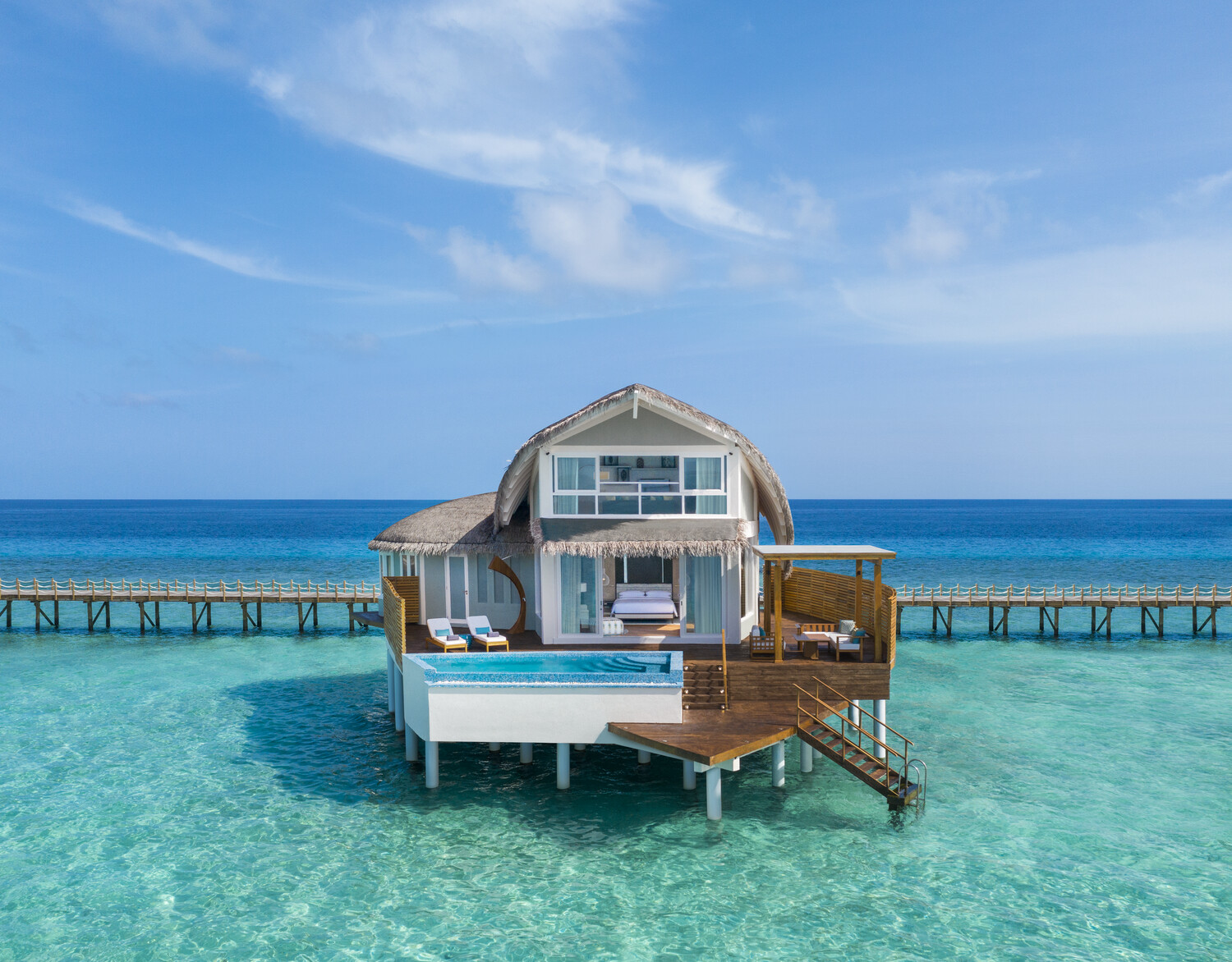 Tak Perlu Jauh-Jauh ke Maldives, Berikut Hotel yang Menyuguhkan Pemandangan Laut