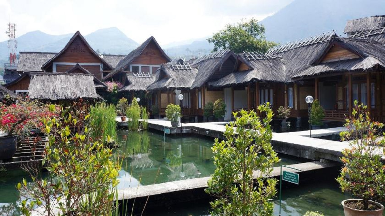 Kampung Sumber Alam, Resort Cantik Terletak di Garut