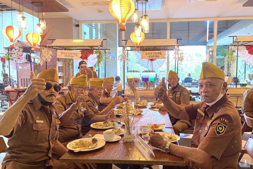 Quick Lunch Bersama Veteran Surabaya Di Luminor Hotel Jemursari