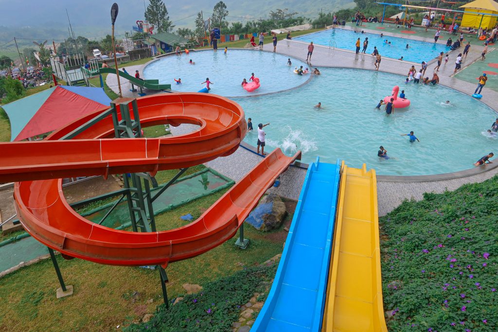 Infinity Pool di Nirvana Valley Resort Bogor