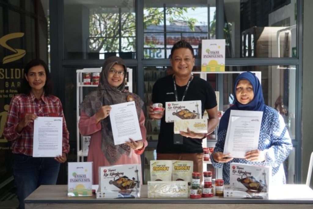 ARTOTEL Yogyakarta Promosikan Produk UMKM Lokal di merch corner