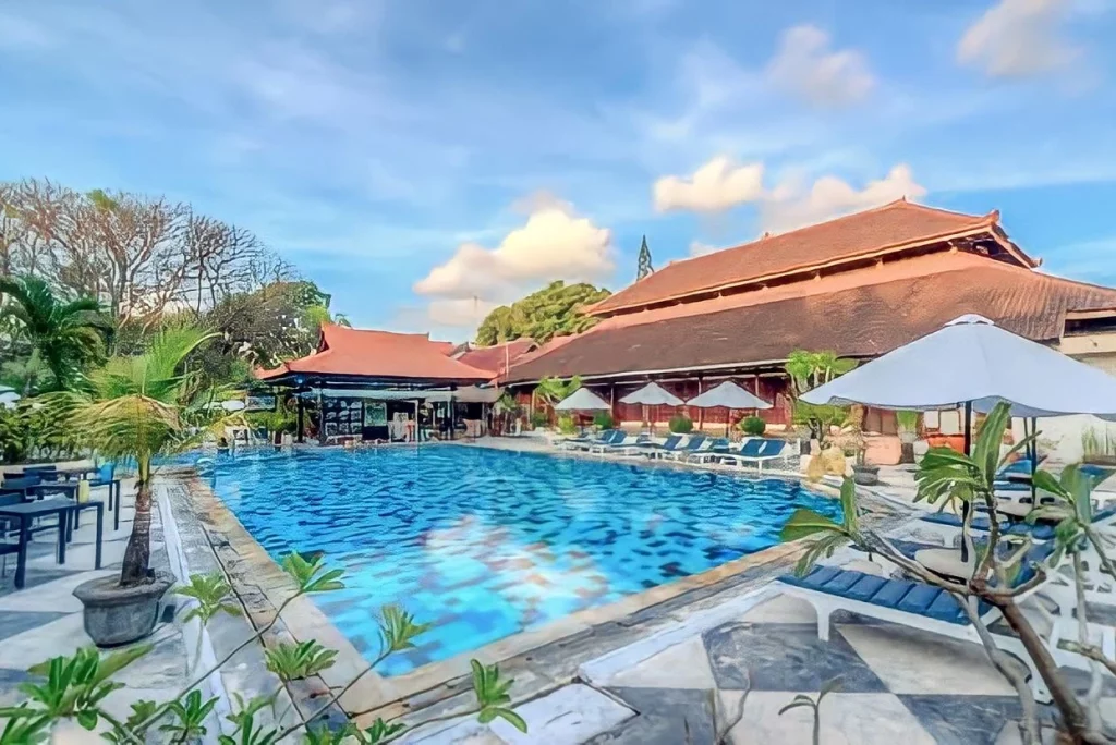 Tandai Renovasi Ke 14, Grand Istana Rama Kuta Bali Gelar Pesta Senja