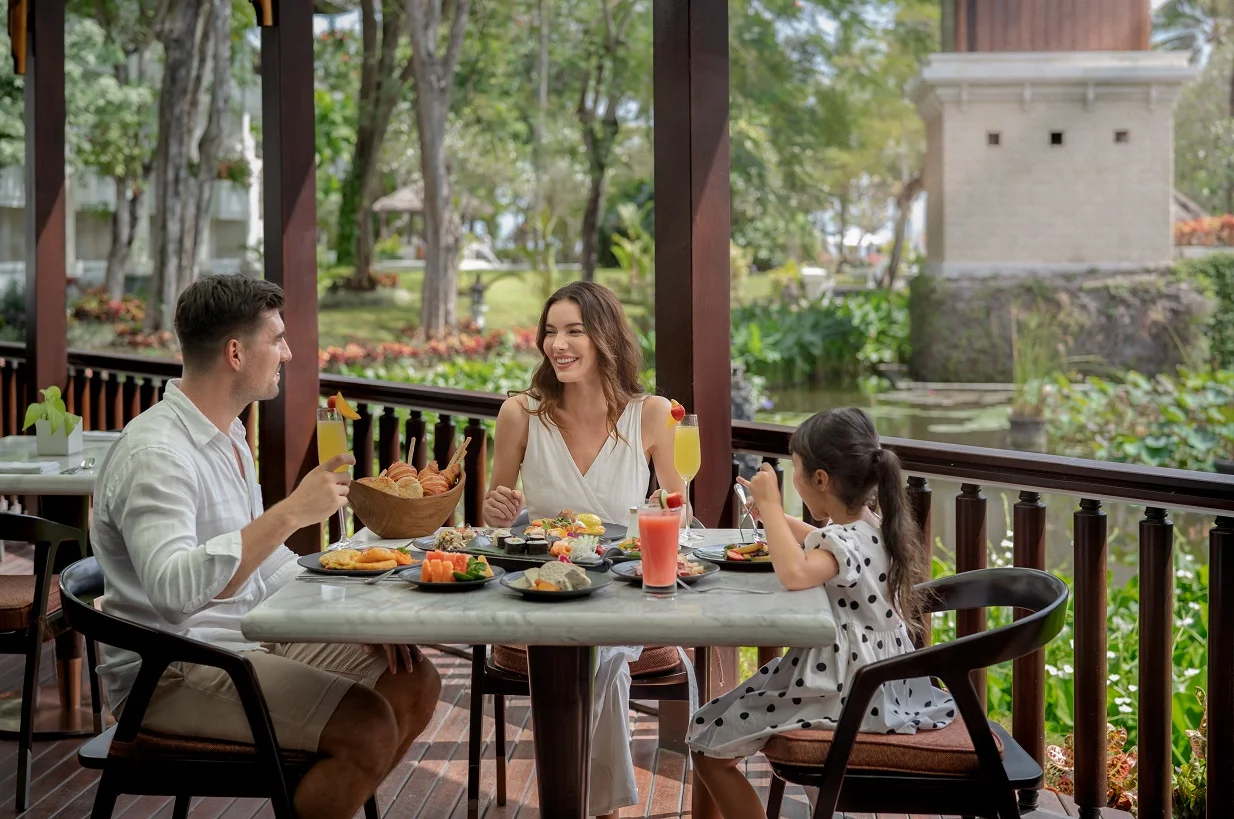 Breakfast di Taman Gita InterContinental Bali Resort