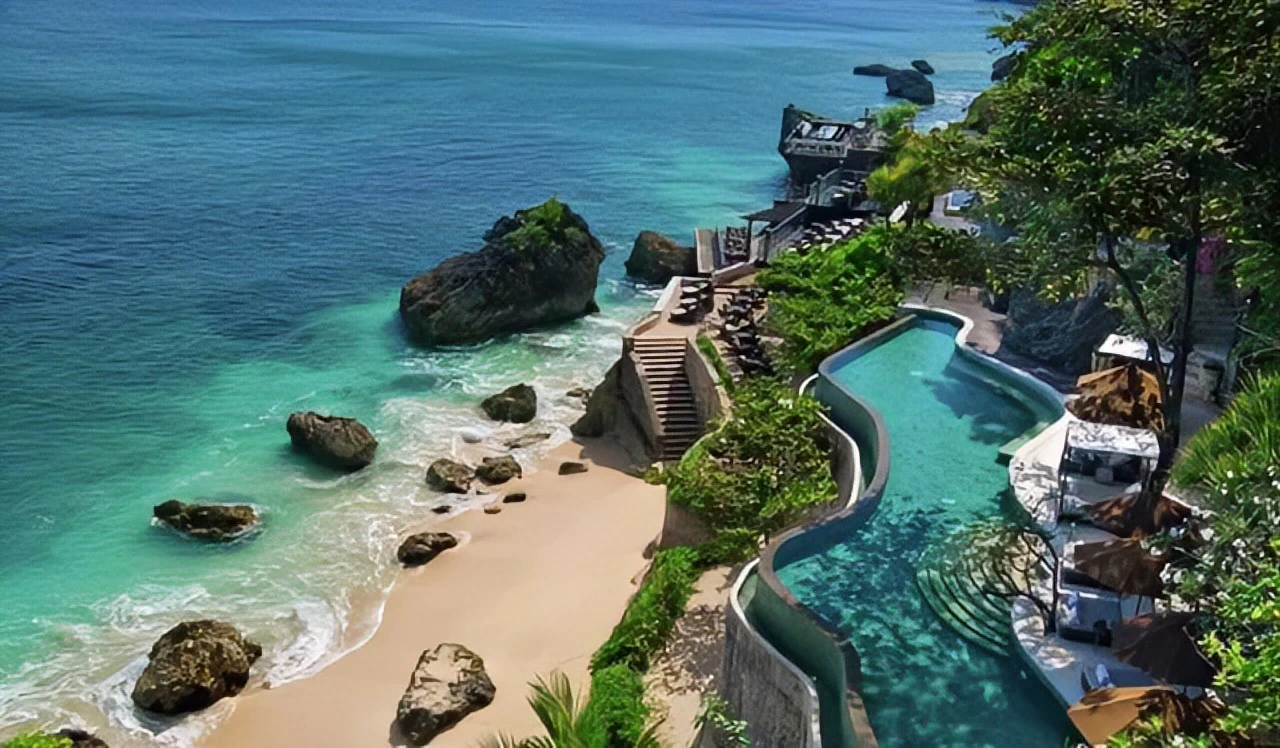 Ocean Beach Pool Ayana Resort Bali