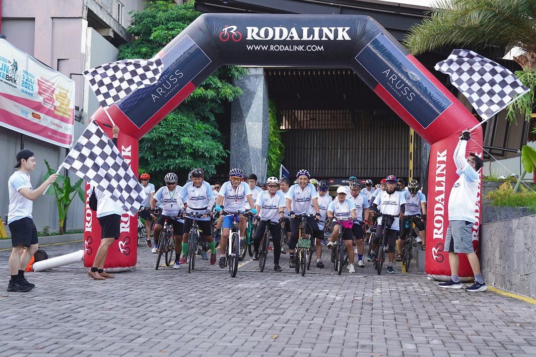 Ratusan Peserta Meriahkan Fun Bike 10K Perayaan HUT Pertama Hotel Aruss Semarang