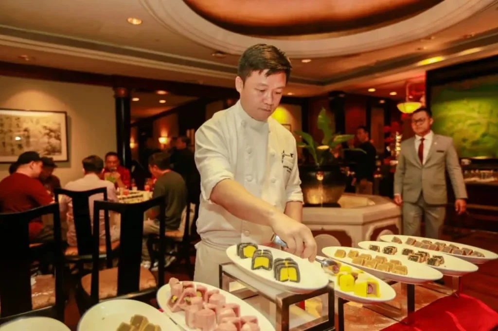 Hotel JW Marriot Surabaya Rayakan Mid-Autumn Festival Sajikan Berbagai Mooncake Spesial