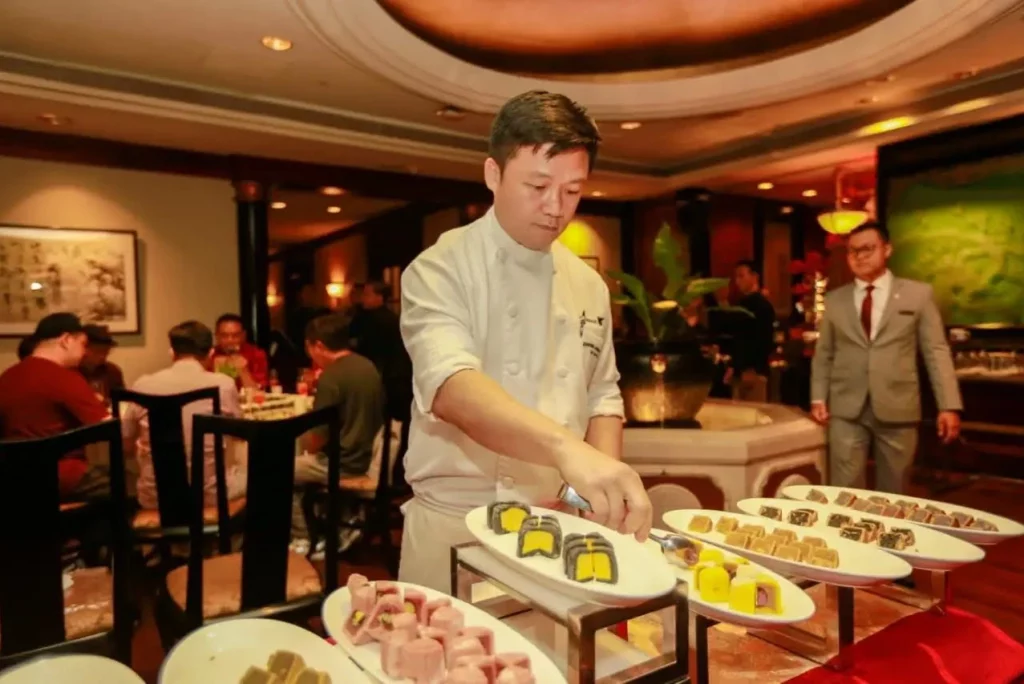 Hotel JW Marriott Surabaya Rayakan Mid-Autumn Festival Sajikan Berbagai Mooncake Spesial