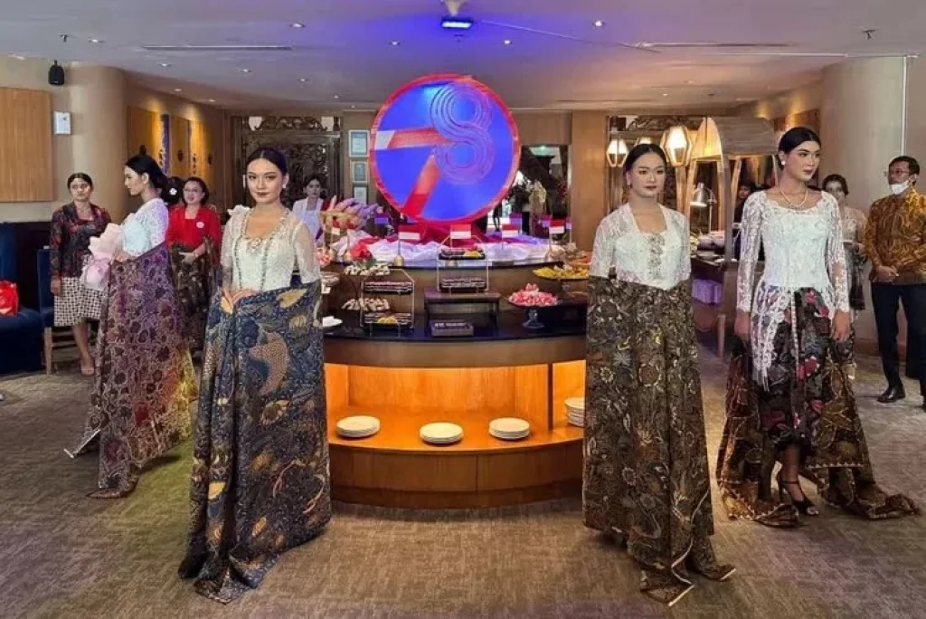 Kebaya dan Batik Walang Kekek Jadi Primadona Fashion & Luncheon The Sunan Hotel Solo