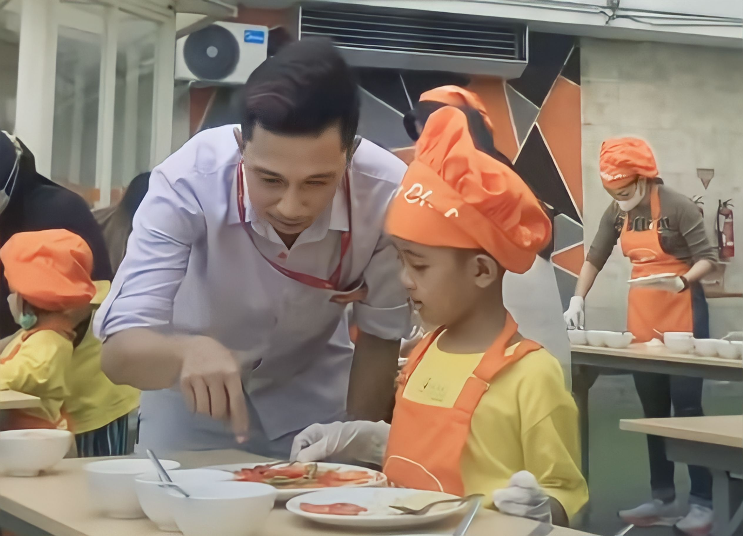 Harris Hotel Semarang Adakan Cooking Class Dengan YKAKI Semarang Peringati Bulan Peduli Kanker Anak