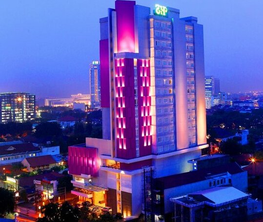 Nikmati Citylight Surabaya dengan Kenyamanan Bermalam di Hotel Santika Premiere Gubeng
