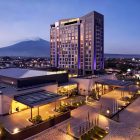 Staycation di The Hill Hotel And Resort Sambil Mengagumi Satwa Liar