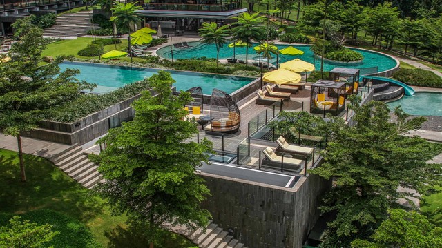 Royal Tulip Gunung Geulis Bogor Junior Suite garden swimming pool