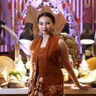 Rayakan Hari Jadi ke-50 Shangri-La Hotel Surabaya Adakan Festival Pertegahan Musim Gugur.