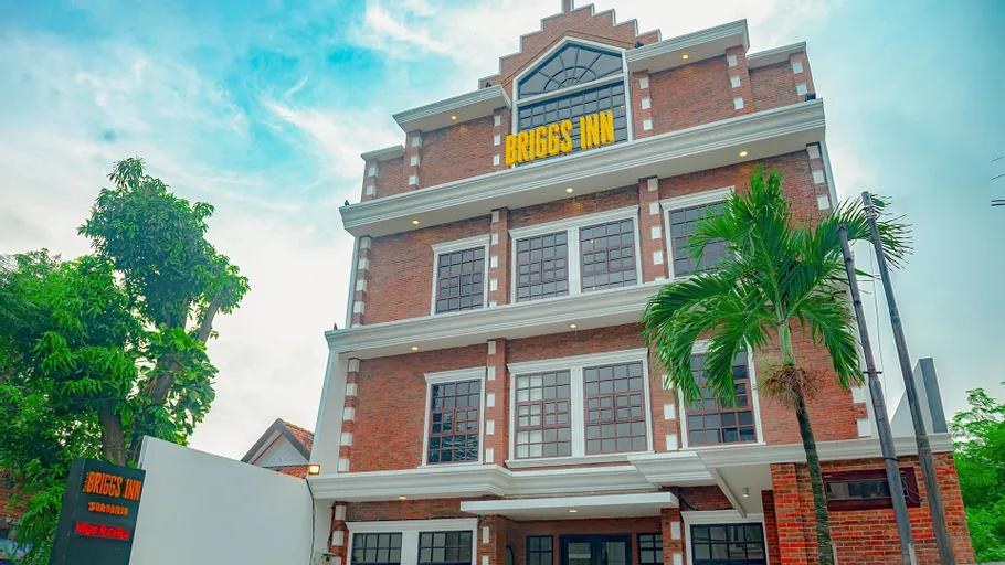 Staycation dengan Layanan Netflix di Briggs Inn Surabaya