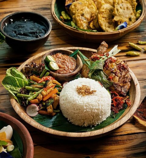 Serbu! Holiday Inn Express Jakarta Wahid Hasyim Tawarkan Chistmas Eve Dinner dengan Harga 100ribuan!