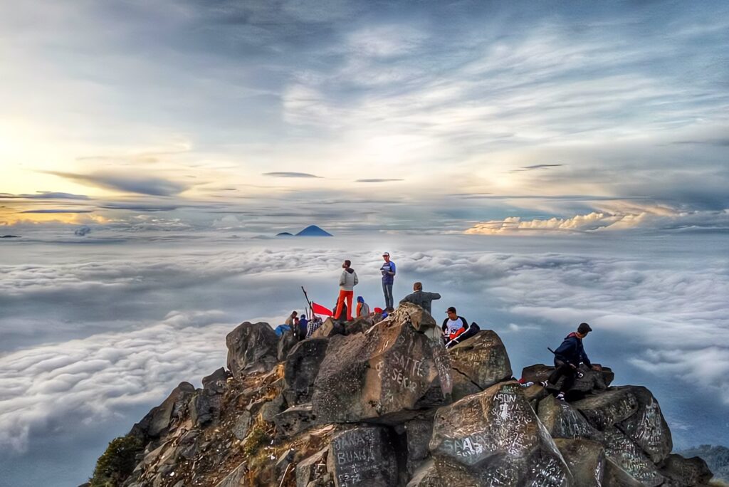Rekomendasi Penginapan Dekat Wisata Gunung Arjuno
