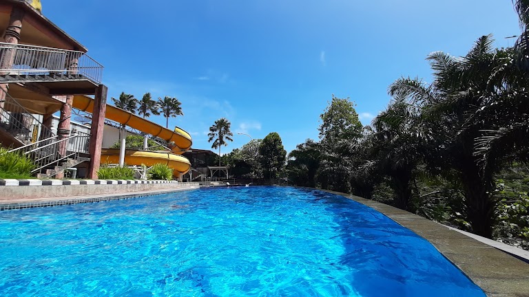 Kolam Renang BeSS Resort & Waterpark Malang