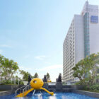 Hotel Berbintang Surabaya Dengan Fasilitas Sky Pool, Cocok Buat Staycation dan Business Trip.