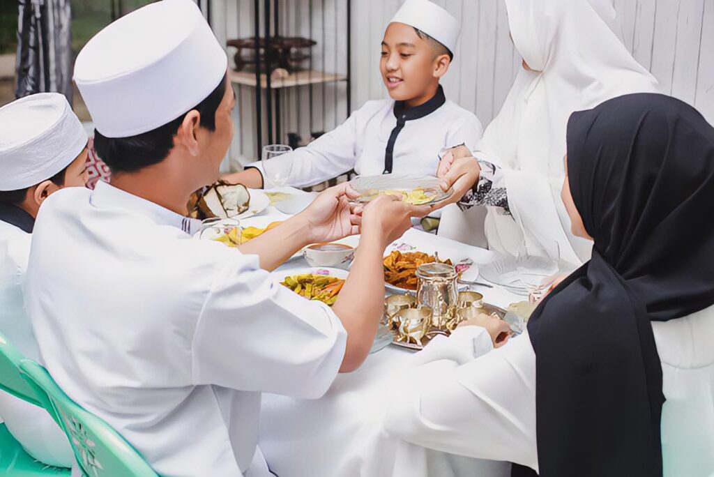 Halal Bihalal Ala Sultan dengan Menu Spesial Idul Fitri di Luminor Hotel Banyuwangi