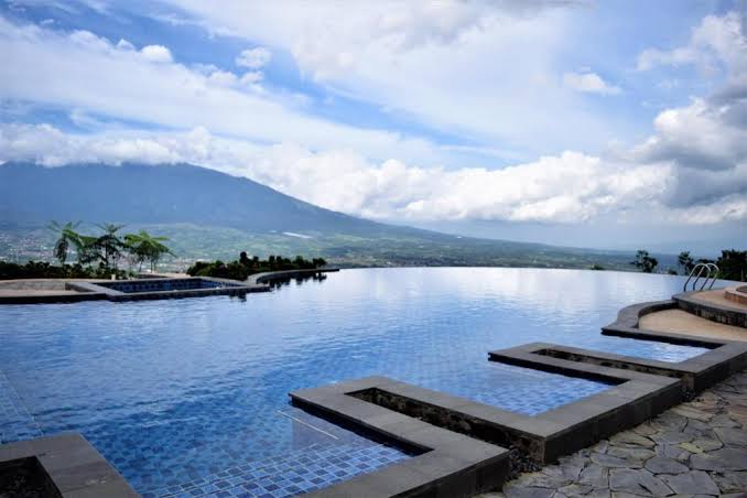 Menginap di Amarta Hills Hotel and Resort: Kenyamanan di Ketinggian Kota Batu