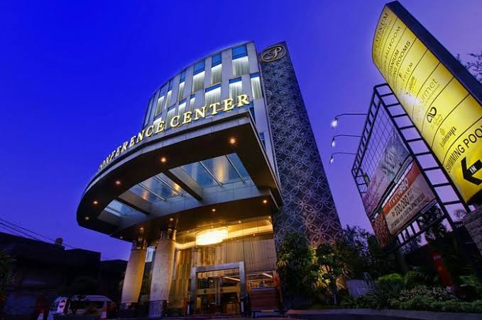 Platinum Adisucipto Hotel & Conference Center