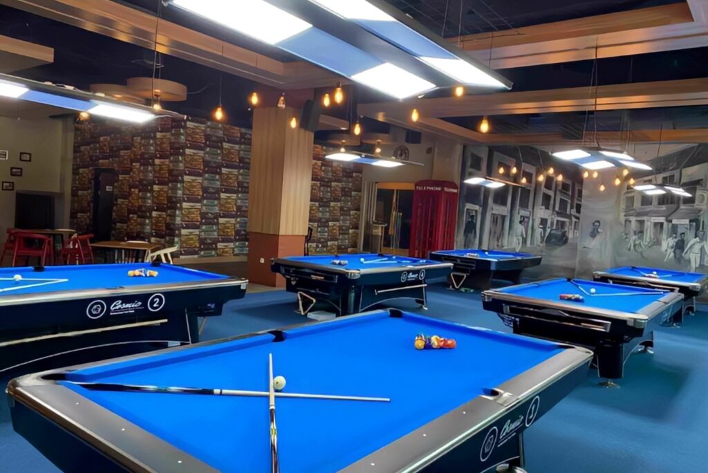 Urban Billiard & Cafe hadir di Hotel Dalton Makassar, Terbuka Untuk Umum