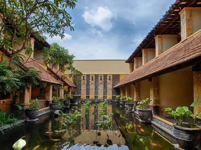 Lotus Garden Hotel