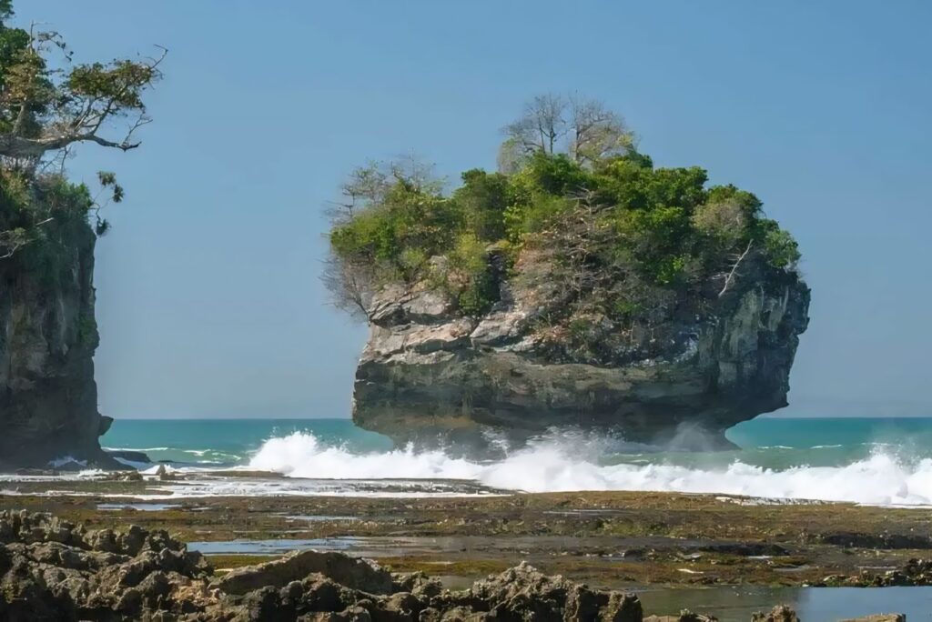 Rekomendasi Penginapan di Sekitar Pantai Sawarna Terbaik