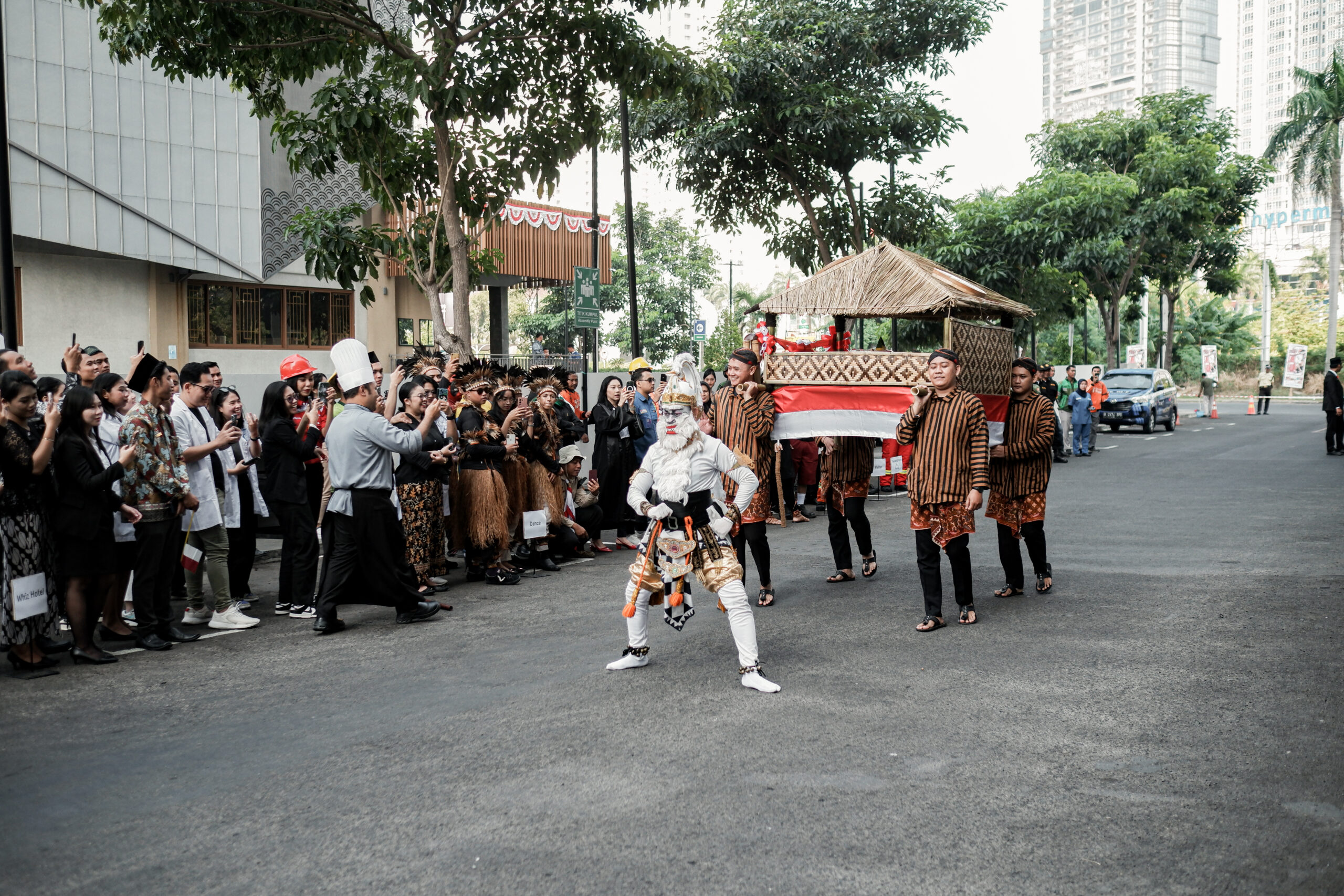 Sambut HUT Kemerdekaan RI Ke-79 Whiz Luxe Hotel Spazio Surabaya Hadirkan Berbagai Kegiatan Menarik