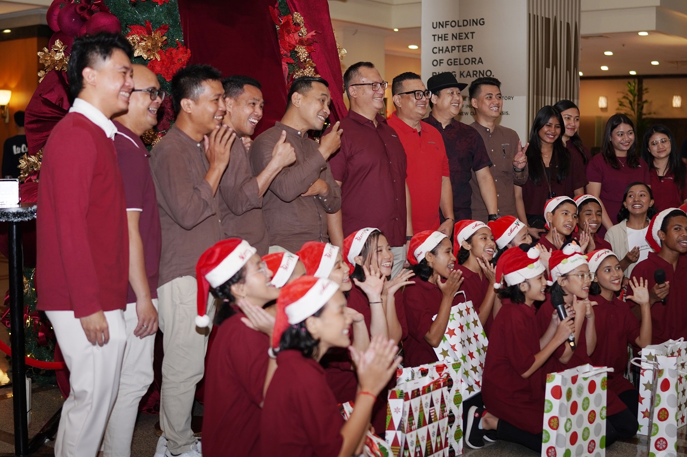 Artotel Gelora Senayan - Jakarta Rayakan ‘Christmas Tree Lighting’ Perdana Bersama Yayasan Kasih Prima Unggul