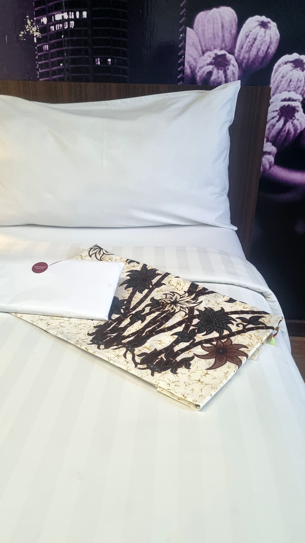 Gandeng UMKM Lokal, FaveHotel MEX Tunjungan Surabaya Luncurkan Promo Kamar Menginap Gratis Batik