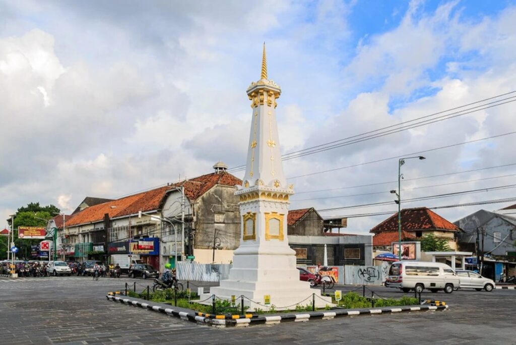 Menghadapi Tantangan Digital di Perhotelan Jogja: Pentingnya Edukasi Berbasis Teknologi