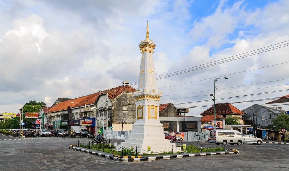 Menghadapi Tantangan Digital di Perhotelan Jogja: Pentingnya Edukasi Berbasis Teknologi