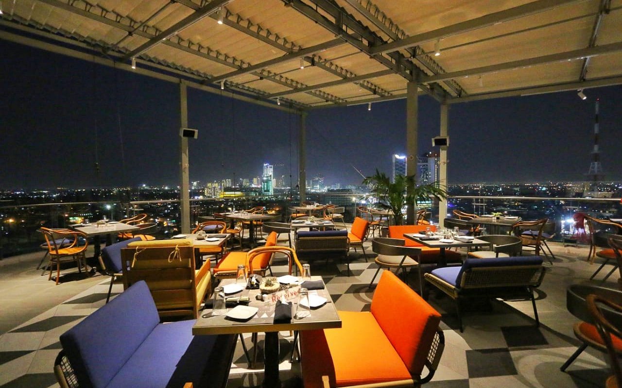 City Lights Sky Club & Bistro Surabaya