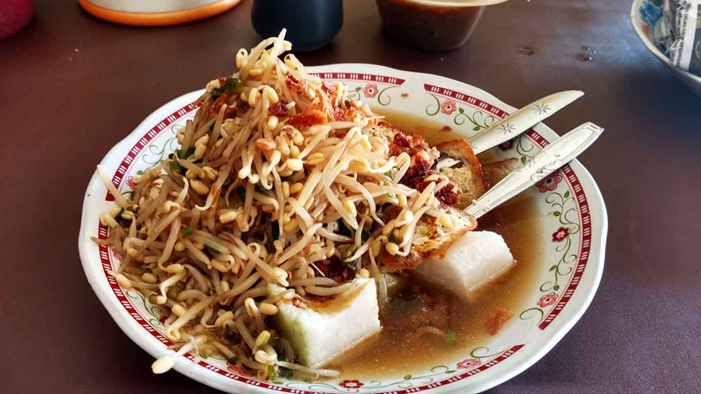 Lontong Balap Pak Gendut Kuliner Khas Surabaya