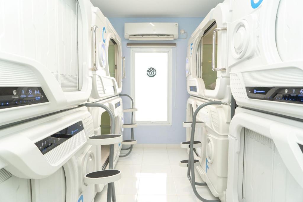 Miko Rooms & Capsule Hotel