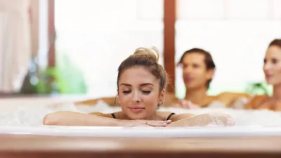 Staycation Mewah Dengan Jacuzzi di Hotel