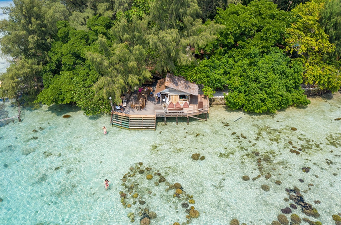 Pulau Macan Eco Lodge