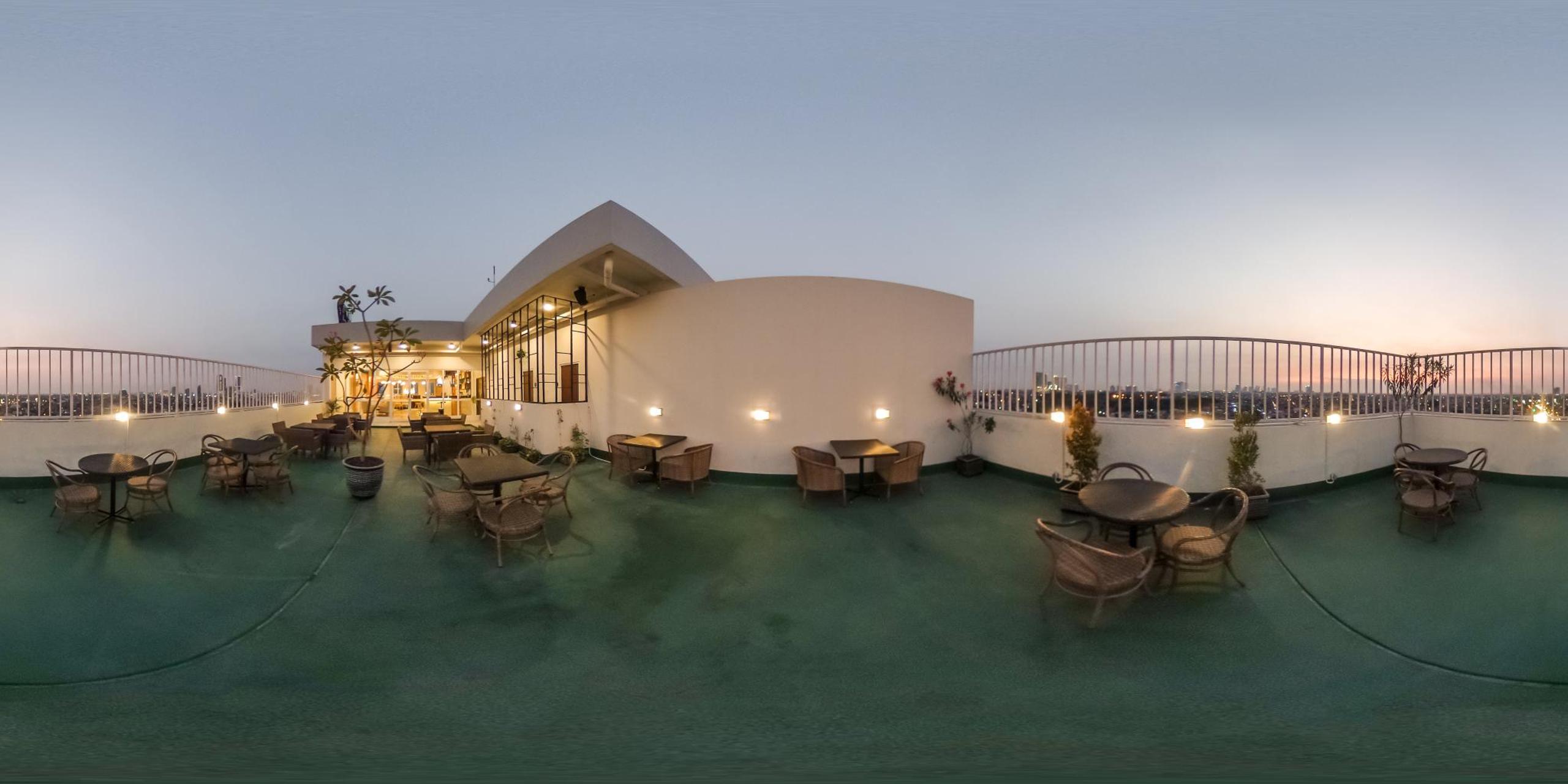 Rooftop Great Diponegoro Hotel Surabaya