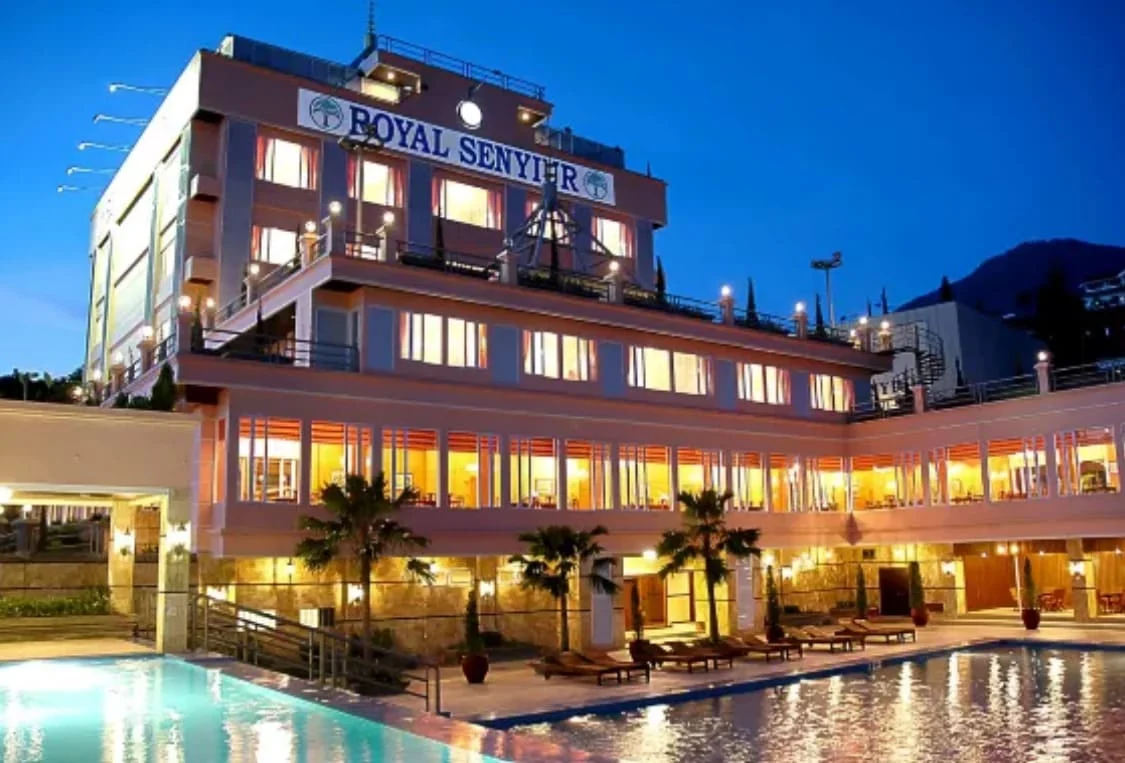 Royal Senyiur Hotel