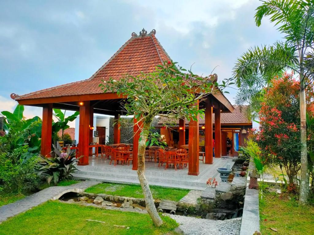 Gazebo Villa Wonosobo